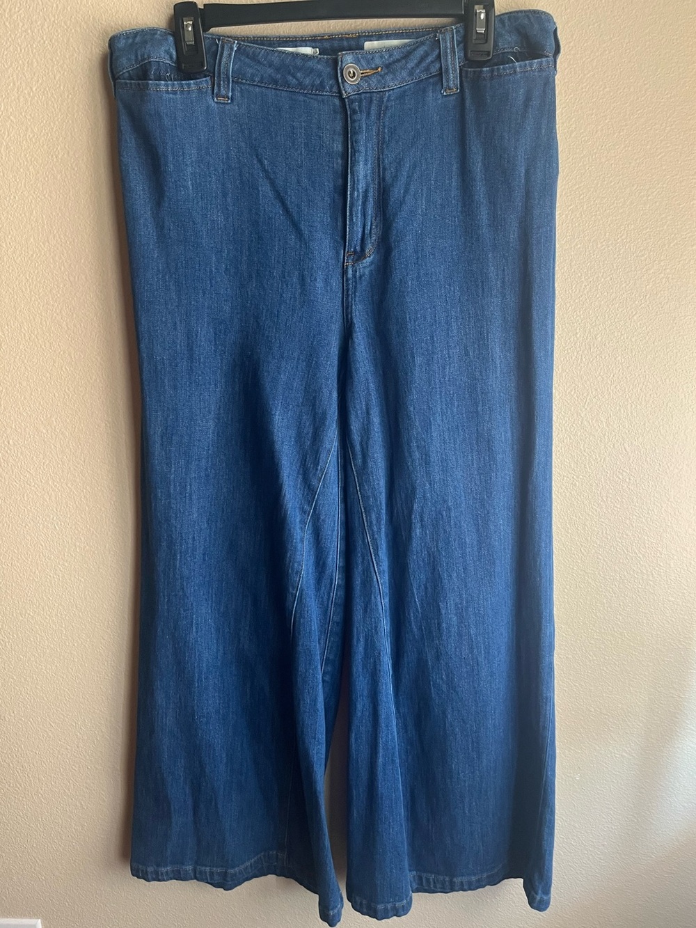 Women's Bootcut Jeans in Medium Blue